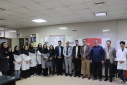 تجلیل معاون درمان دانشگاه علوم پزشکی اراک از کارکنان حوزه علوم آزمایشگاهی